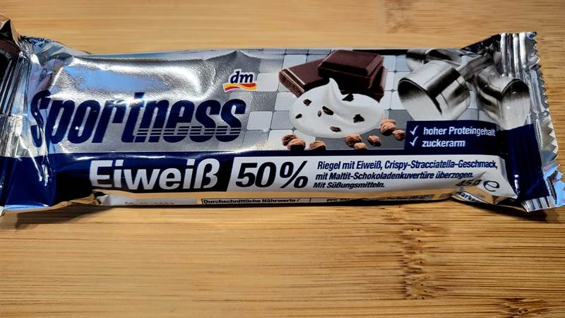 dm Sportness Eiweiß 50% Stracciatella ricoperta di cioccolato
