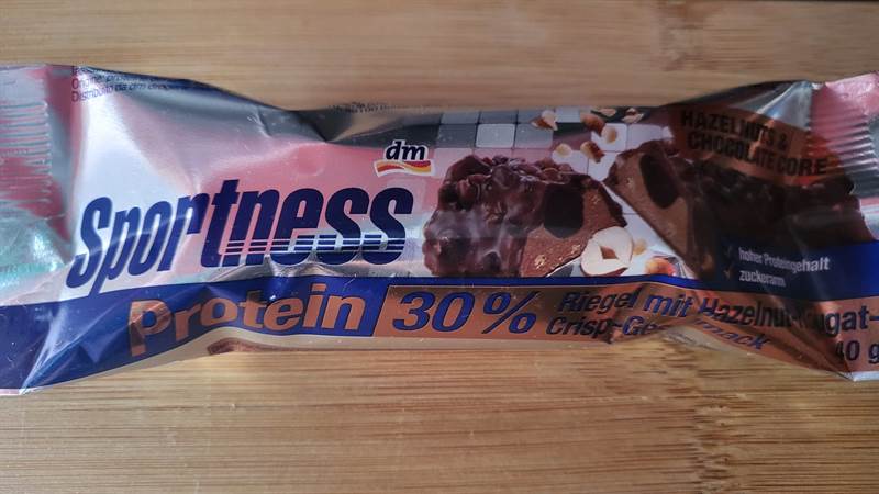 dm Sportness Protein 30% Hazelnuts & Chocolate core