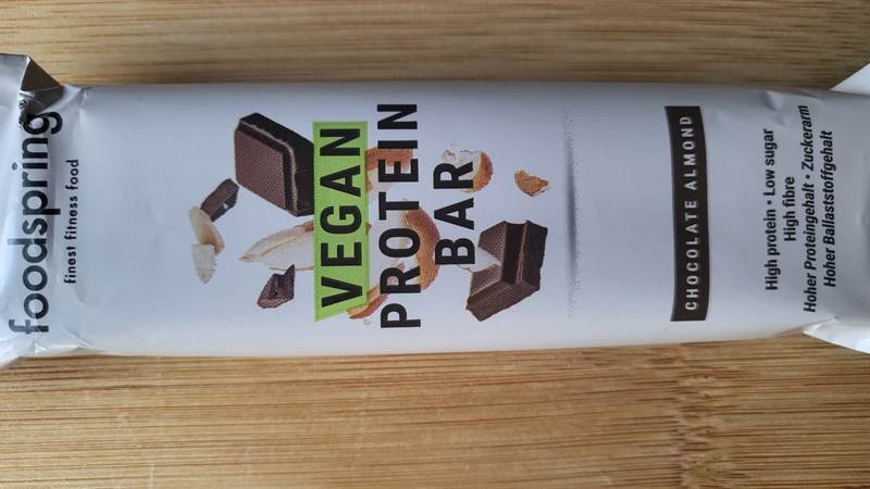 foodspring Vegan protein bar Chocolate almond